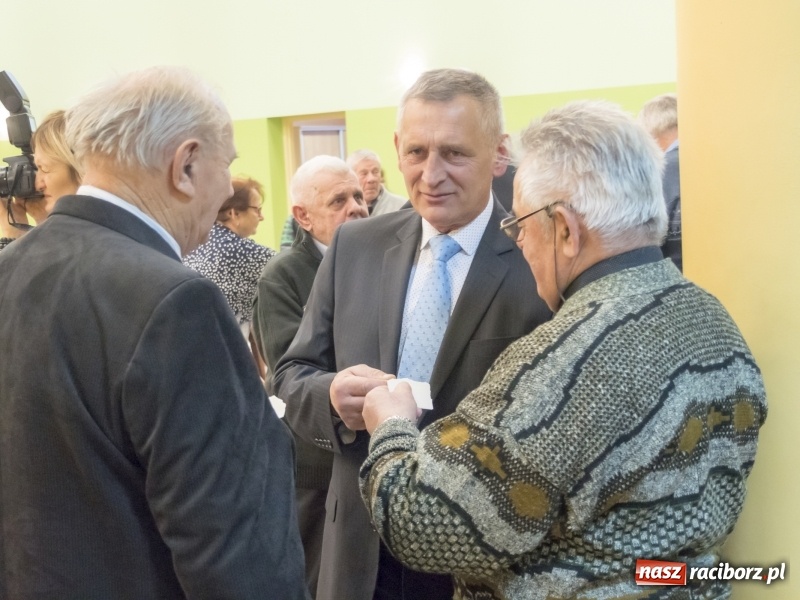 Zdjęcie w galerii na portalu naszraciborz.pl: Seniorzy na wigilijnym opłatku w Kobyli FOTO i WIDEO wiadomości z regionu