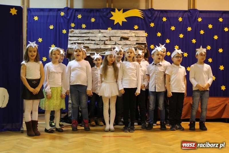 Zdjęcie w galerii na portalu naszraciborz.pl: Kiermasz i jasełka na Płoni  wiadomości z regionu