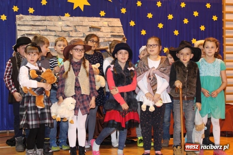 Zdjęcie w galerii na portalu naszraciborz.pl: Kiermasz i jasełka na Płoni  wiadomości z regionu