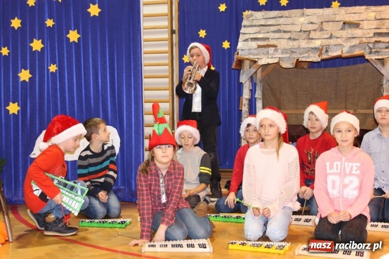Zdjęcie w galerii na portalu naszraciborz.pl: Kiermasz i jasełka na Płoni  wiadomości z regionu