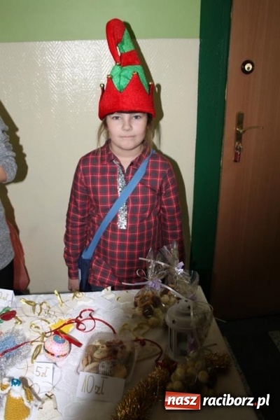 Zdjęcie w galerii na portalu naszraciborz.pl: Kiermasz i jasełka na Płoni  wiadomości z regionu