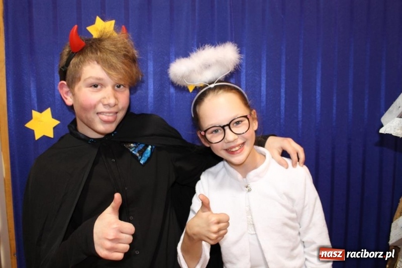 Zdjęcie w galerii na portalu naszraciborz.pl: Kiermasz i jasełka na Płoni  wiadomości z regionu