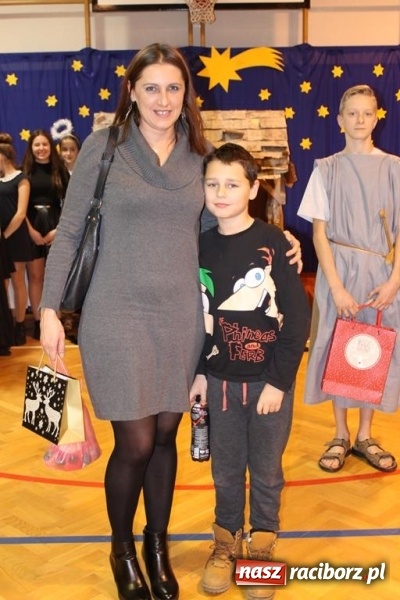 Zdjęcie w galerii na portalu naszraciborz.pl: Kiermasz i jasełka na Płoni  wiadomości z regionu