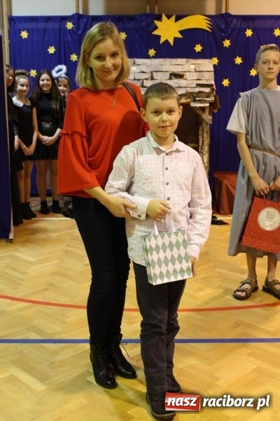 Zdjęcie w galerii na portalu naszraciborz.pl: Kiermasz i jasełka na Płoni  wiadomości z regionu