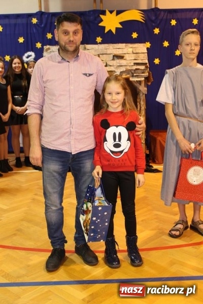 Zdjęcie w galerii na portalu naszraciborz.pl: Kiermasz i jasełka na Płoni  wiadomości z regionu