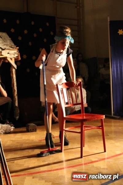 Zdjęcie w galerii na portalu naszraciborz.pl: Kiermasz i jasełka na Płoni  wiadomości z regionu