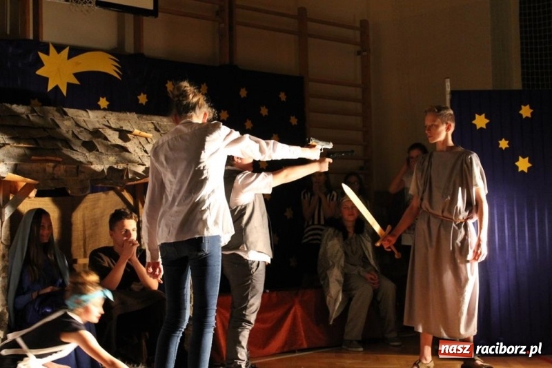 Zdjęcie w galerii na portalu naszraciborz.pl: Kiermasz i jasełka na Płoni  wiadomości z regionu