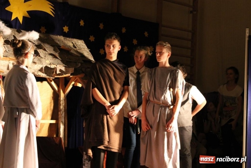 Zdjęcie w galerii na portalu naszraciborz.pl: Kiermasz i jasełka na Płoni  wiadomości z regionu