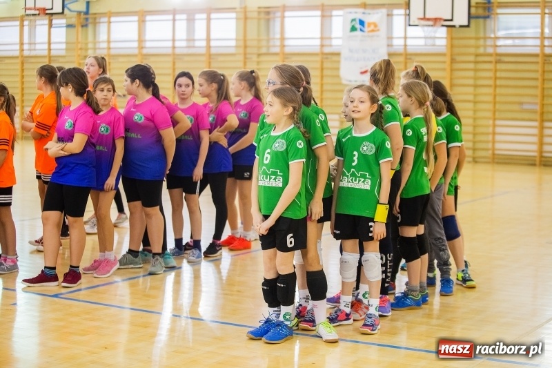 Zdjęcie w galerii na portalu naszraciborz.pl: 9. Turniej Piłki Ręcznej Dziewcząt Młodszych o Puchar Starosty Raciborskiego wiadomości z regionu