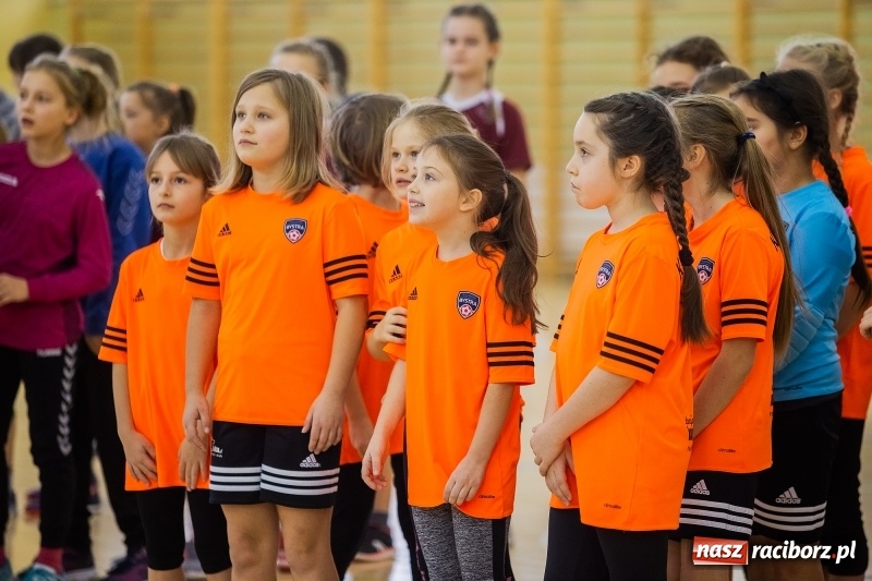 Zdjęcie w galerii na portalu naszraciborz.pl: 9. Turniej Piłki Ręcznej Dziewcząt Młodszych o Puchar Starosty Raciborskiego wiadomości z regionu