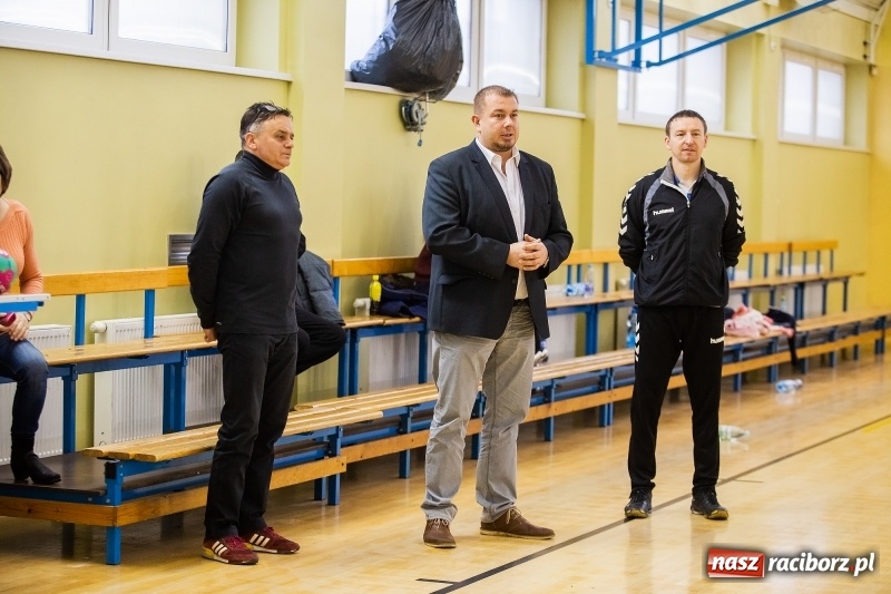 Zdjęcie w galerii na portalu naszraciborz.pl: 9. Turniej Piłki Ręcznej Dziewcząt Młodszych o Puchar Starosty Raciborskiego wiadomości z regionu