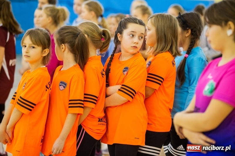 Zdjęcie w galerii na portalu naszraciborz.pl: 9. Turniej Piłki Ręcznej Dziewcząt Młodszych o Puchar Starosty Raciborskiego wiadomości z regionu