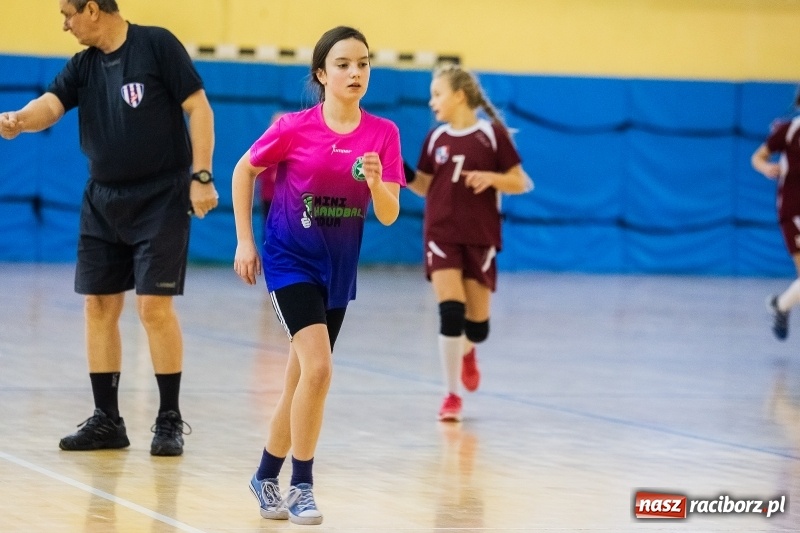 Zdjęcie w galerii na portalu naszraciborz.pl: 9. Turniej Piłki Ręcznej Dziewcząt Młodszych o Puchar Starosty Raciborskiego wiadomości z regionu