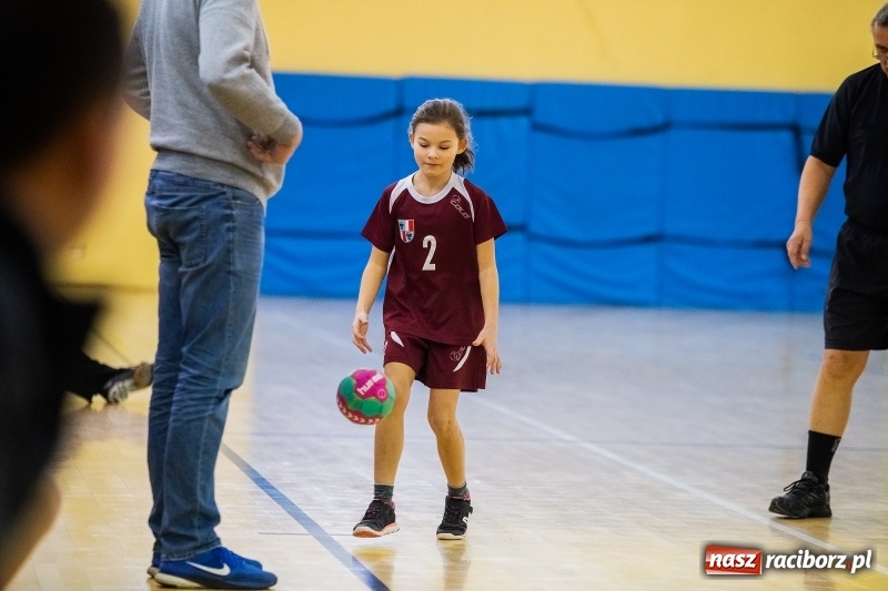 Zdjęcie w galerii na portalu naszraciborz.pl: 9. Turniej Piłki Ręcznej Dziewcząt Młodszych o Puchar Starosty Raciborskiego wiadomości z regionu