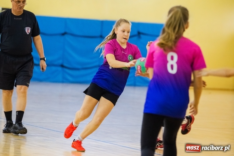 Zdjęcie w galerii na portalu naszraciborz.pl: 9. Turniej Piłki Ręcznej Dziewcząt Młodszych o Puchar Starosty Raciborskiego wiadomości z regionu
