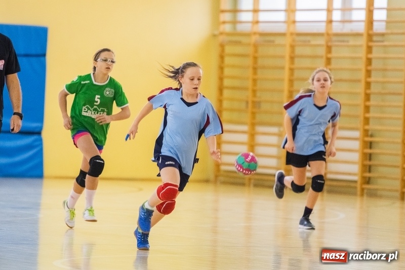 Zdjęcie w galerii na portalu naszraciborz.pl: 9. Turniej Piłki Ręcznej Dziewcząt Młodszych o Puchar Starosty Raciborskiego wiadomości z regionu