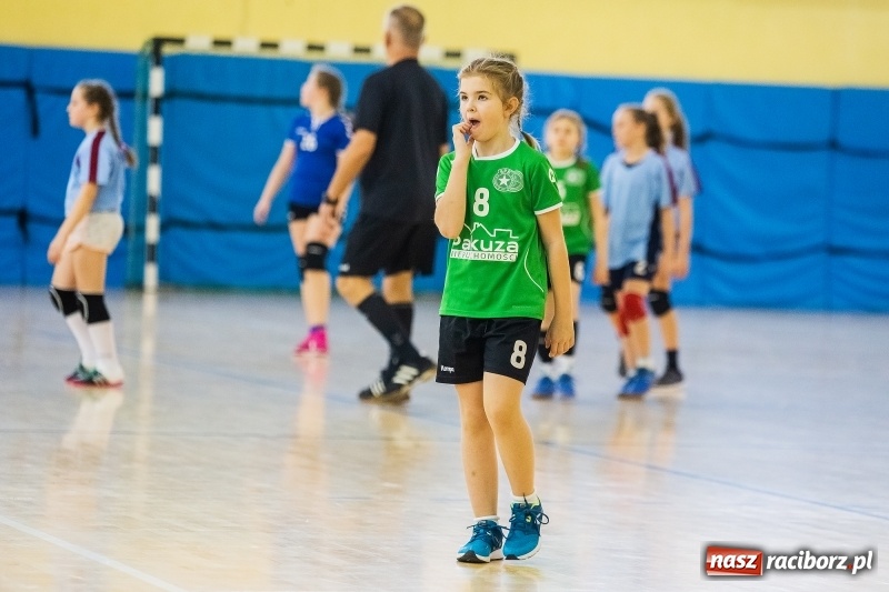 Zdjęcie w galerii na portalu naszraciborz.pl: 9. Turniej Piłki Ręcznej Dziewcząt Młodszych o Puchar Starosty Raciborskiego wiadomości z regionu