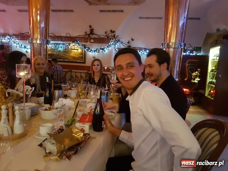 Zdjęcie w galerii na portalu naszraciborz.pl: Wigilijka w DenticaCenter wiadomości z regionu