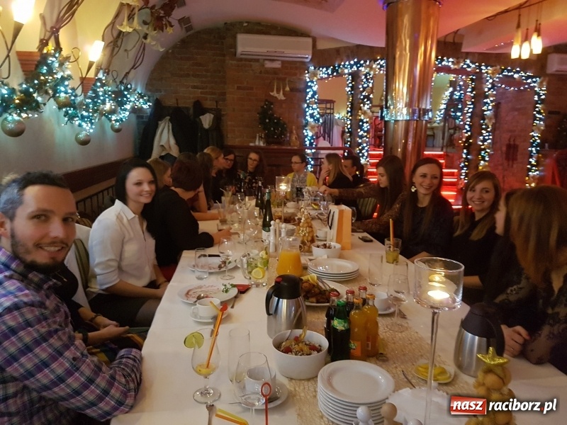 Zdjęcie w galerii na portalu naszraciborz.pl: Wigilijka w DenticaCenter wiadomości z regionu