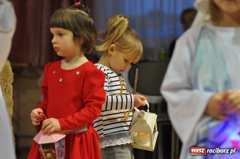 Zdjęcie w galerii na portalu naszraciborz.pl: Bojanowskie Jasełka. Przedszkolaki zebrały gromkie brawa! FOTO i WIDEO wiadomości z regionu
