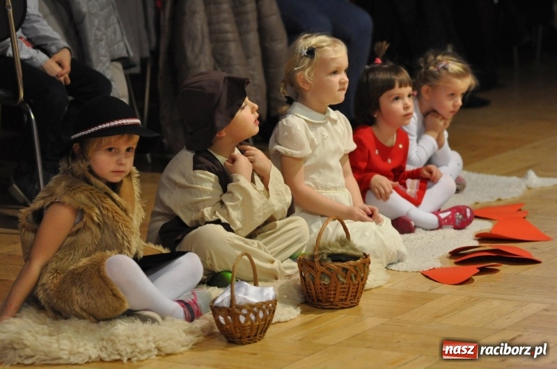 Zdjęcie w galerii na portalu naszraciborz.pl: Bojanowskie Jasełka. Przedszkolaki zebrały gromkie brawa! FOTO i WIDEO wiadomości z regionu