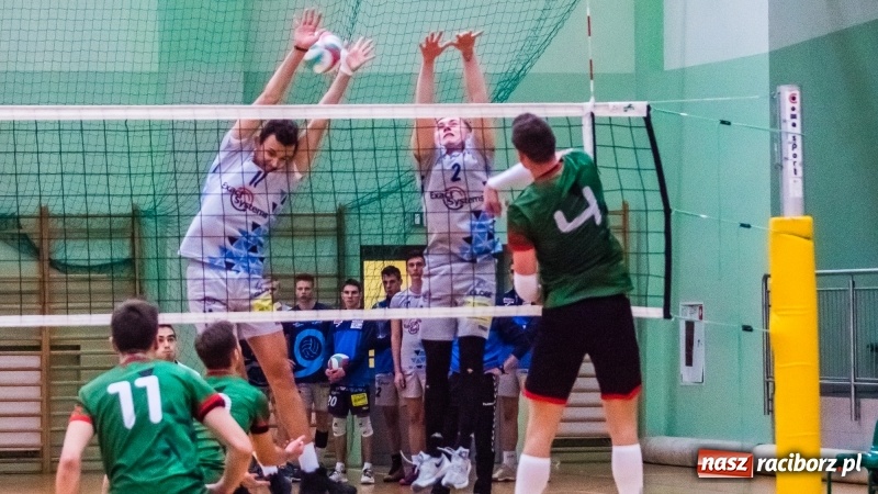 Zdjęcie w galerii na portalu naszraciborz.pl: Częstochowski Norwid postraszył tylko w pierwszym secie. Gładkie zwycięstwo siatkarzy Rafako wiadomości z regionu