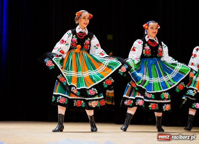 Zdjęcie w galerii na portalu naszraciborz.pl: Koncert Świąteczny Stowarzyszenia Bajtel w RCK wiadomości z regionu