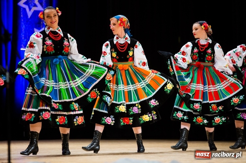 Zdjęcie w galerii na portalu naszraciborz.pl: Koncert Świąteczny Stowarzyszenia Bajtel w RCK wiadomości z regionu