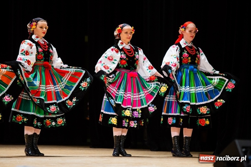 Zdjęcie w galerii na portalu naszraciborz.pl: Koncert Świąteczny Stowarzyszenia Bajtel w RCK wiadomości z regionu