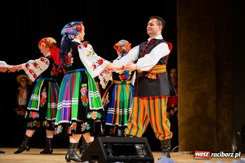 Zdjęcie w galerii na portalu naszraciborz.pl: Koncert Świąteczny Stowarzyszenia Bajtel w RCK wiadomości z regionu