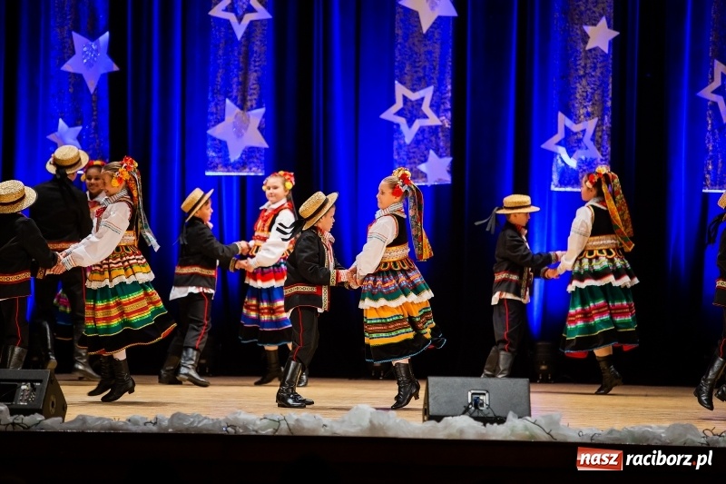 Zdjęcie w galerii na portalu naszraciborz.pl: Koncert Świąteczny Stowarzyszenia Bajtel w RCK wiadomości z regionu