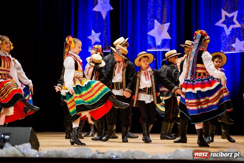 Zdjęcie w galerii na portalu naszraciborz.pl: Koncert Świąteczny Stowarzyszenia Bajtel w RCK wiadomości z regionu