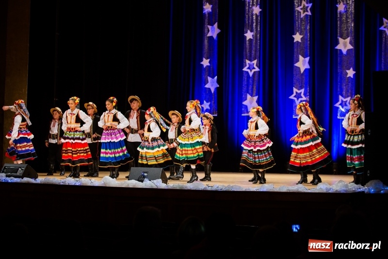 Zdjęcie w galerii na portalu naszraciborz.pl: Koncert Świąteczny Stowarzyszenia Bajtel w RCK wiadomości z regionu