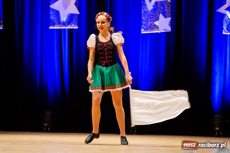 Zdjęcie w galerii na portalu naszraciborz.pl: Koncert Świąteczny Stowarzyszenia Bajtel w RCK wiadomości z regionu