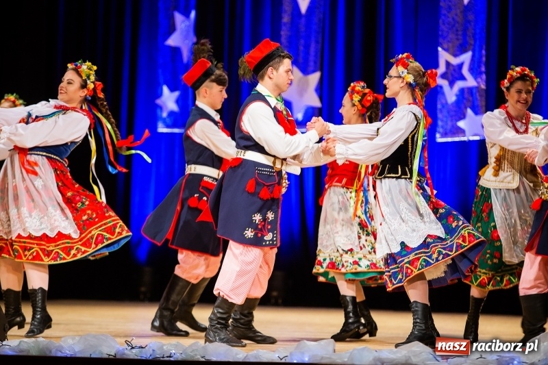 Zdjęcie w galerii na portalu naszraciborz.pl: Koncert Świąteczny Stowarzyszenia Bajtel w RCK wiadomości z regionu