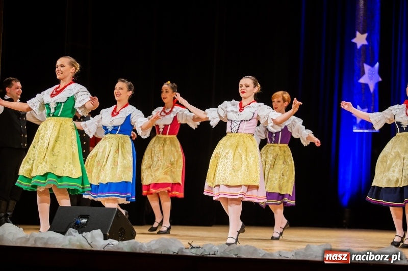 Zdjęcie w galerii na portalu naszraciborz.pl: Koncert Świąteczny Stowarzyszenia Bajtel w RCK wiadomości z regionu