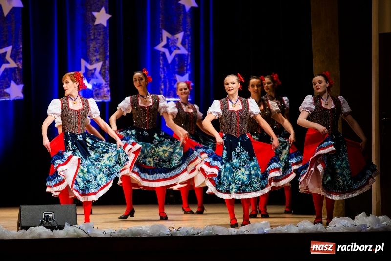 Zdjęcie w galerii na portalu naszraciborz.pl: Koncert Świąteczny Stowarzyszenia Bajtel w RCK wiadomości z regionu
