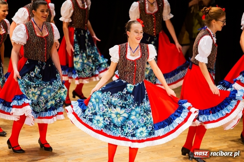 Zdjęcie w galerii na portalu naszraciborz.pl: Koncert Świąteczny Stowarzyszenia Bajtel w RCK wiadomości z regionu