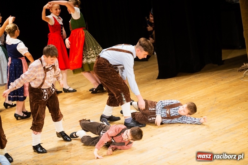 Zdjęcie w galerii na portalu naszraciborz.pl: Koncert Świąteczny Stowarzyszenia Bajtel w RCK wiadomości z regionu