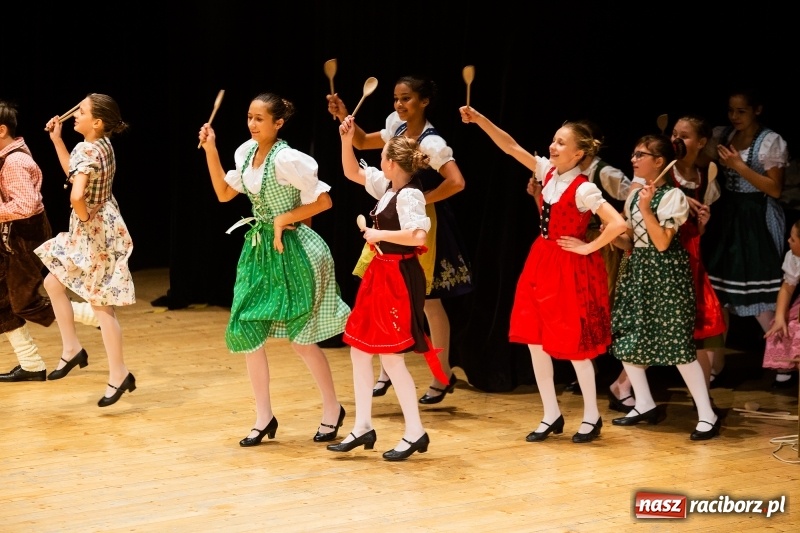 Zdjęcie w galerii na portalu naszraciborz.pl: Koncert Świąteczny Stowarzyszenia Bajtel w RCK wiadomości z regionu