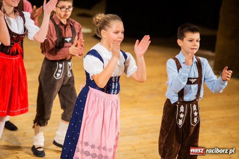 Zdjęcie w galerii na portalu naszraciborz.pl: Koncert Świąteczny Stowarzyszenia Bajtel w RCK wiadomości z regionu