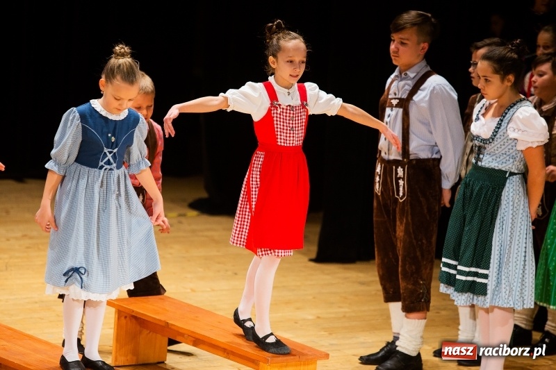 Zdjęcie w galerii na portalu naszraciborz.pl: Koncert Świąteczny Stowarzyszenia Bajtel w RCK wiadomości z regionu