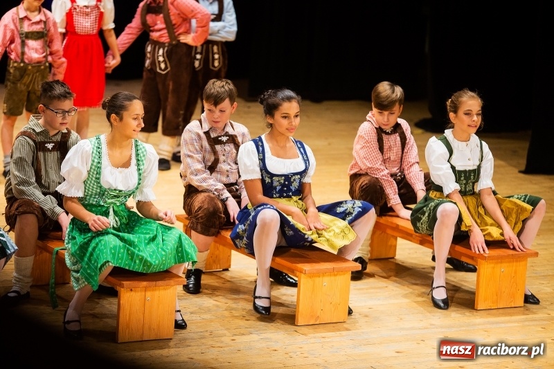 Zdjęcie w galerii na portalu naszraciborz.pl: Koncert Świąteczny Stowarzyszenia Bajtel w RCK wiadomości z regionu