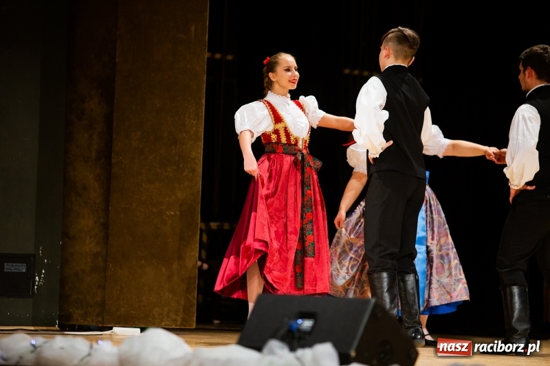 Zdjęcie w galerii na portalu naszraciborz.pl: Koncert Świąteczny Stowarzyszenia Bajtel w RCK wiadomości z regionu