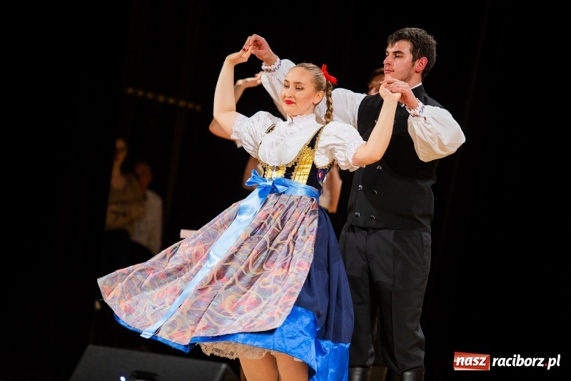 Zdjęcie w galerii na portalu naszraciborz.pl: Koncert Świąteczny Stowarzyszenia Bajtel w RCK wiadomości z regionu