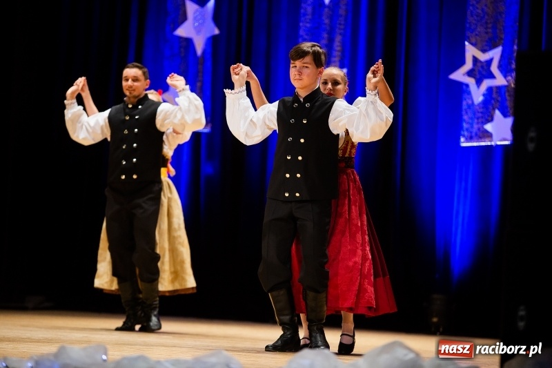 Zdjęcie w galerii na portalu naszraciborz.pl: Koncert Świąteczny Stowarzyszenia Bajtel w RCK wiadomości z regionu