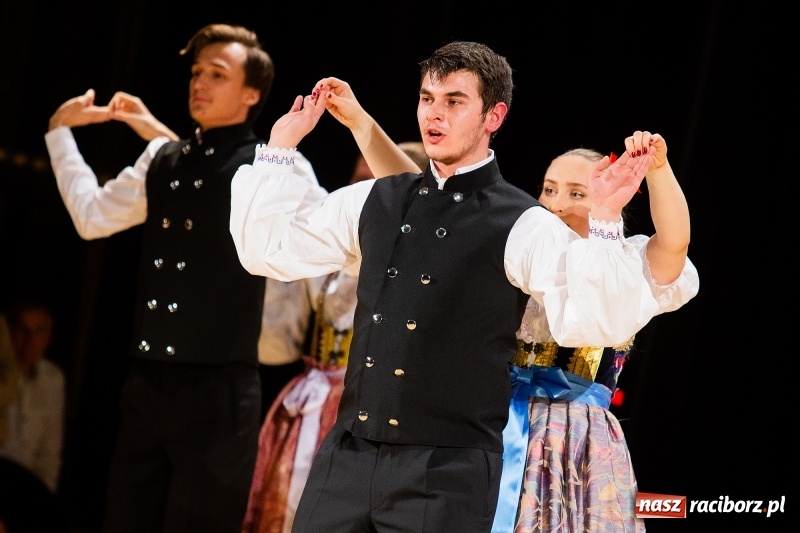 Zdjęcie w galerii na portalu naszraciborz.pl: Koncert Świąteczny Stowarzyszenia Bajtel w RCK wiadomości z regionu