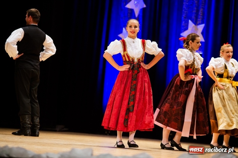 Zdjęcie w galerii na portalu naszraciborz.pl: Koncert Świąteczny Stowarzyszenia Bajtel w RCK wiadomości z regionu