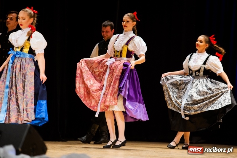 Zdjęcie w galerii na portalu naszraciborz.pl: Koncert Świąteczny Stowarzyszenia Bajtel w RCK wiadomości z regionu