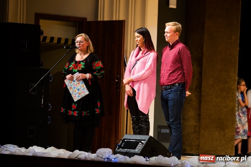 Zdjęcie w galerii na portalu naszraciborz.pl: Koncert Świąteczny Stowarzyszenia Bajtel w RCK wiadomości z regionu